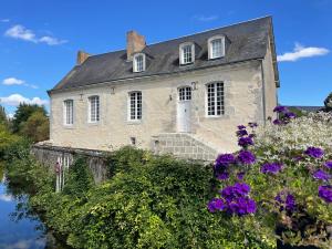 Maison au Bord de l'Aigre