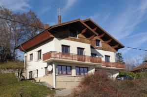 Les balcons du Chasseral ***