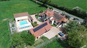 Gîte du Pied de Biche Climatisé -avec Piscine  chauffėe