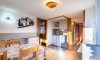 Chalet 35 Personnes avec piscine au pied des pistes 1850m, La ROSIERE en Savoie